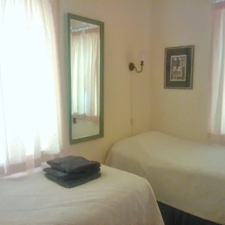 Manannan Cottage, Beara 3*